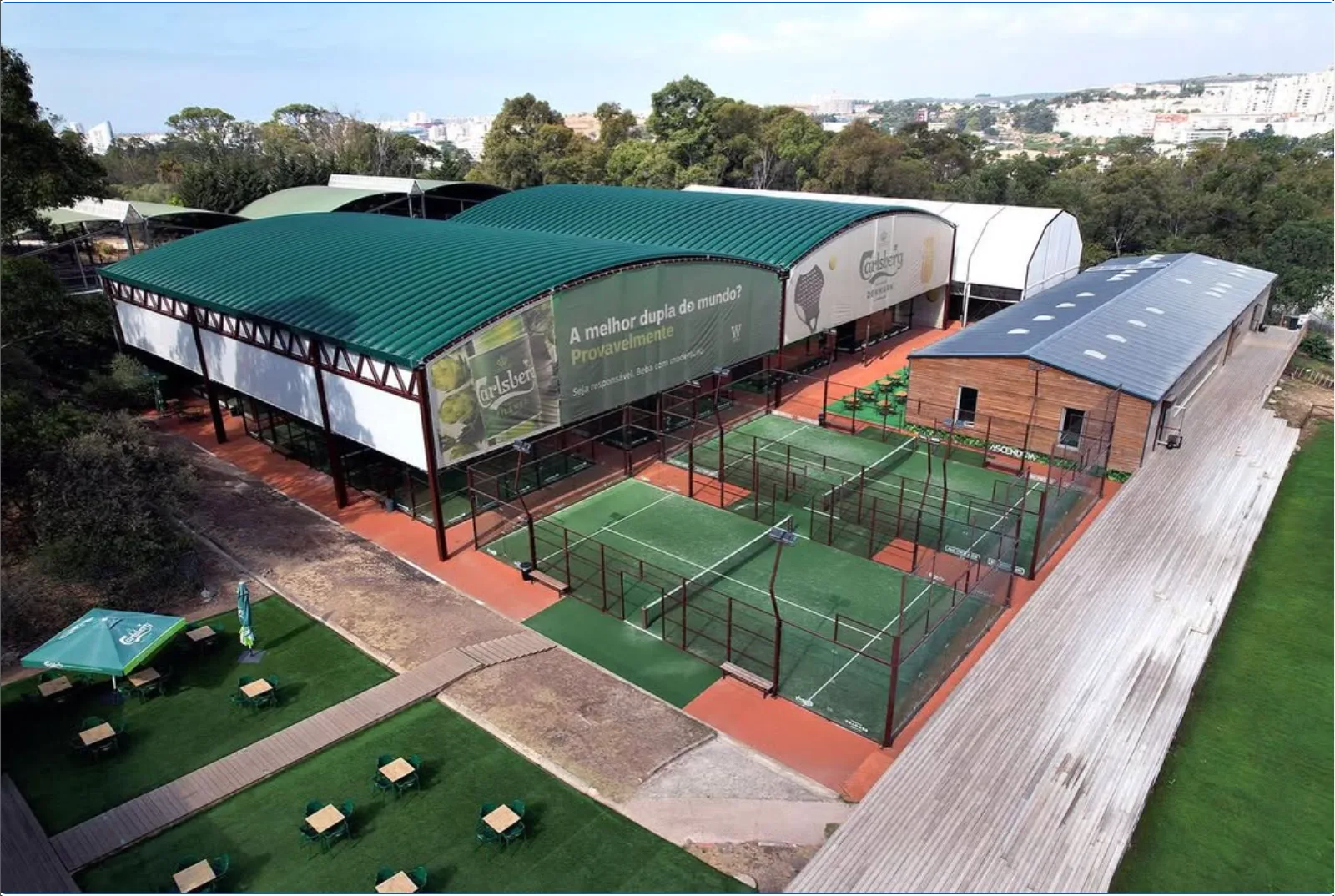 A padel match